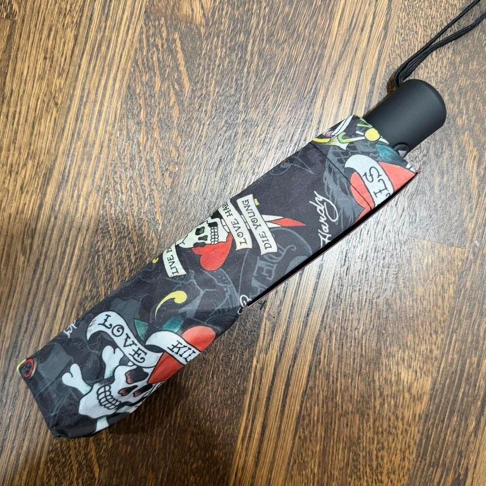 ed hardy umbrella with skulls and hearts design (NWT)